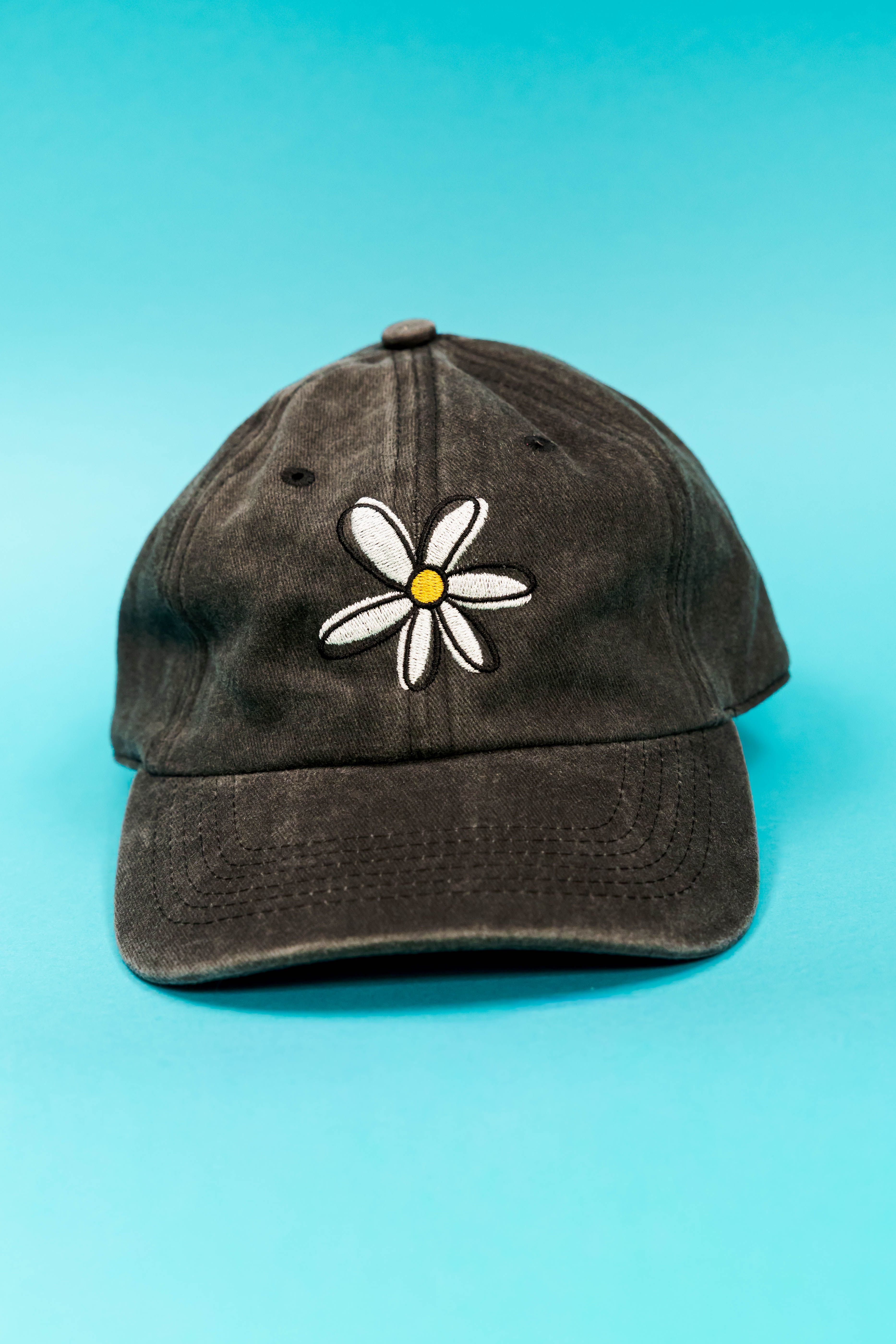 Big daisy cap