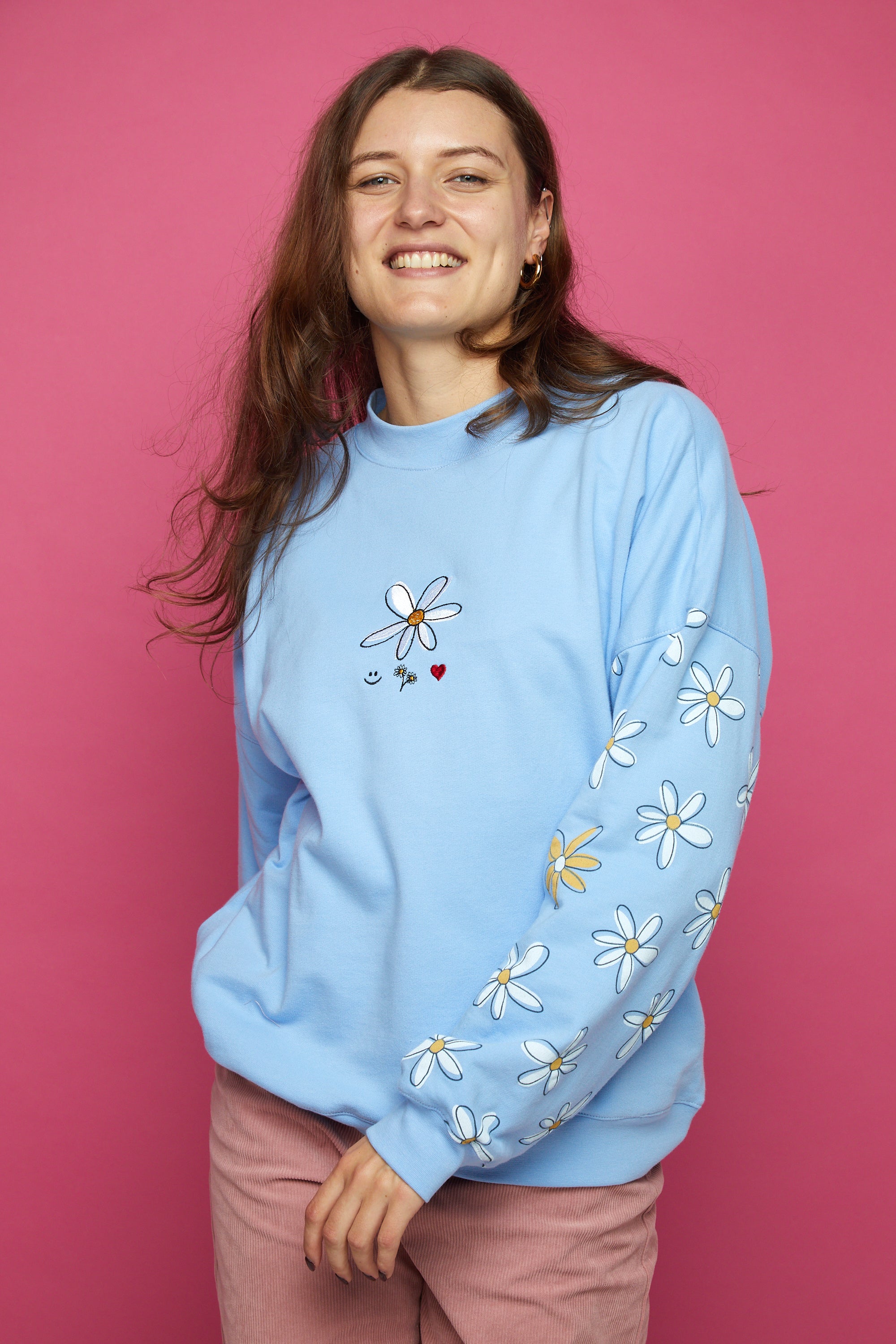 Big daisy crew necks