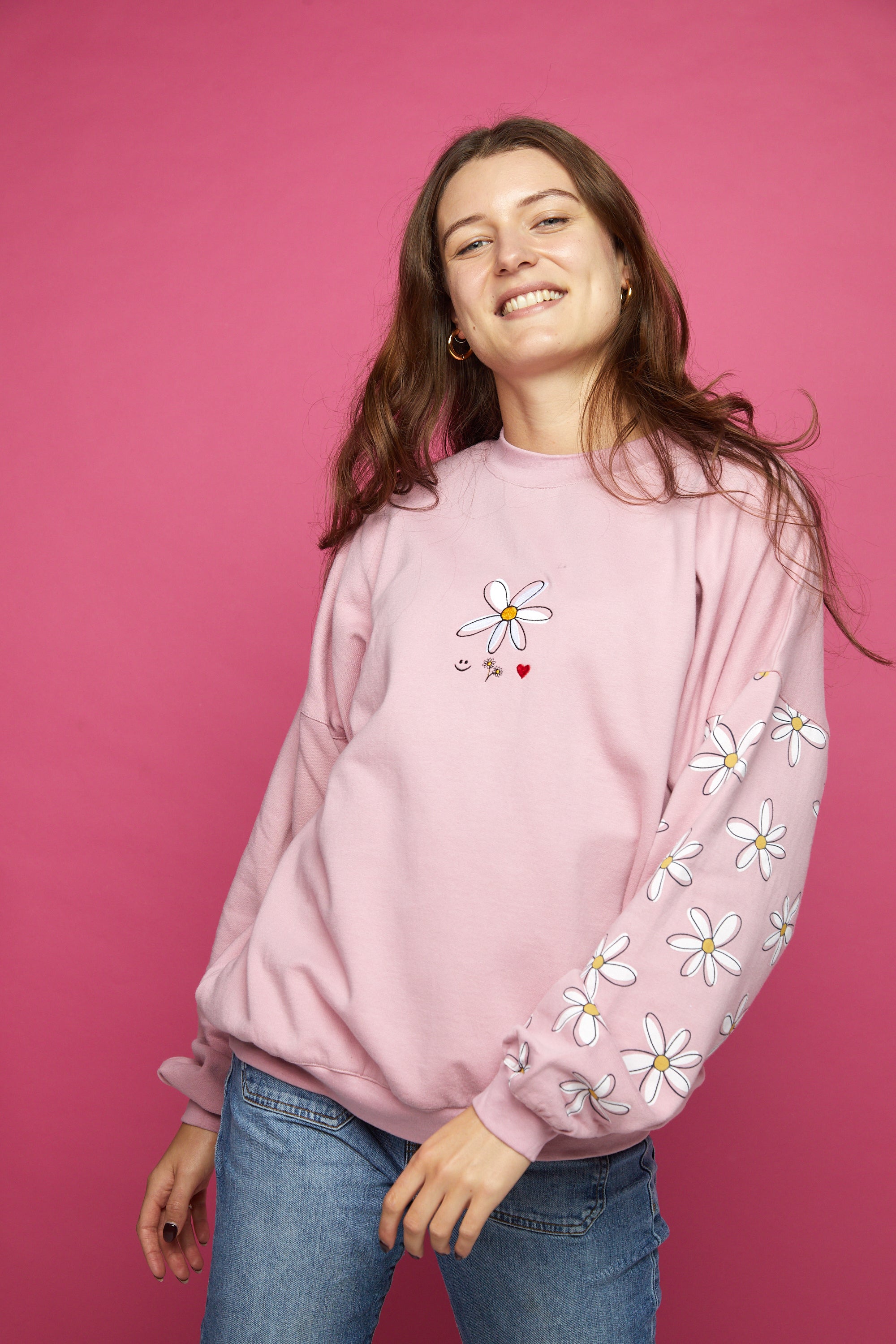 Big daisy crew necks