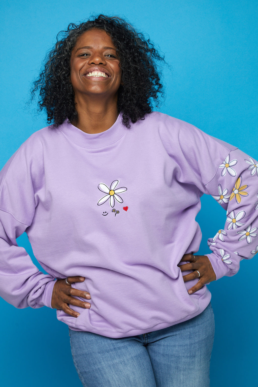 Big daisy crew necks
