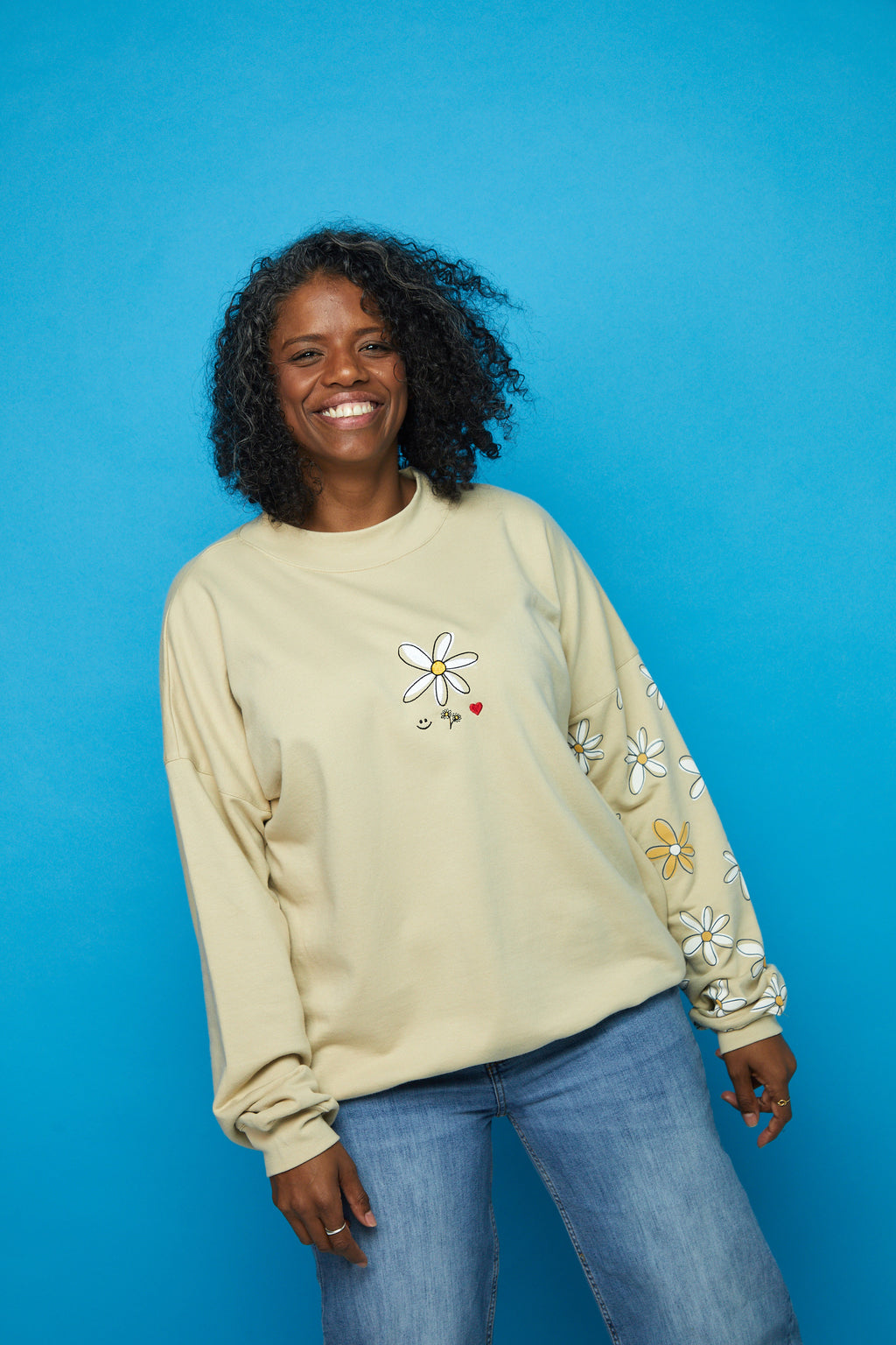 Big daisy crew necks