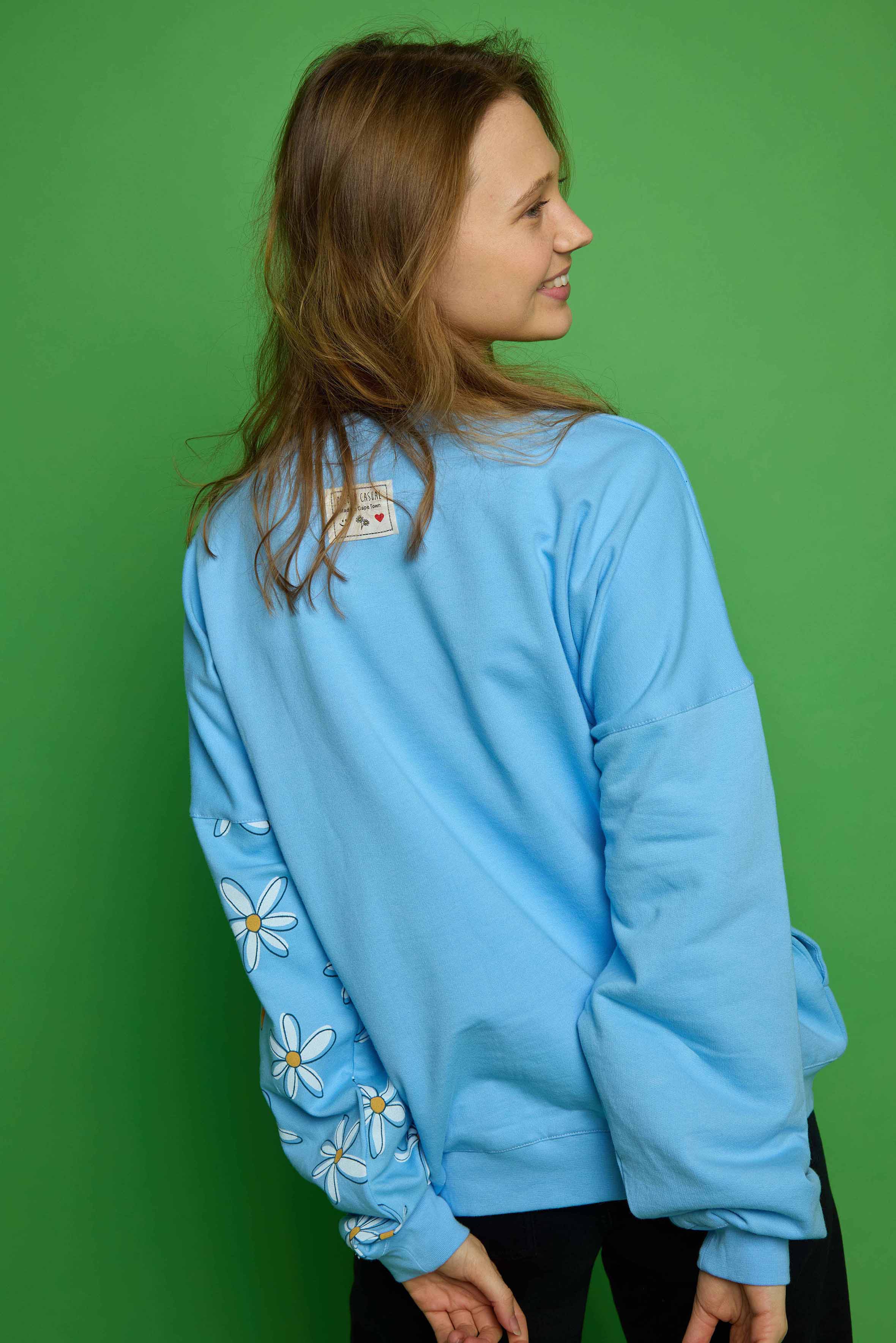 Big daisy crew necks