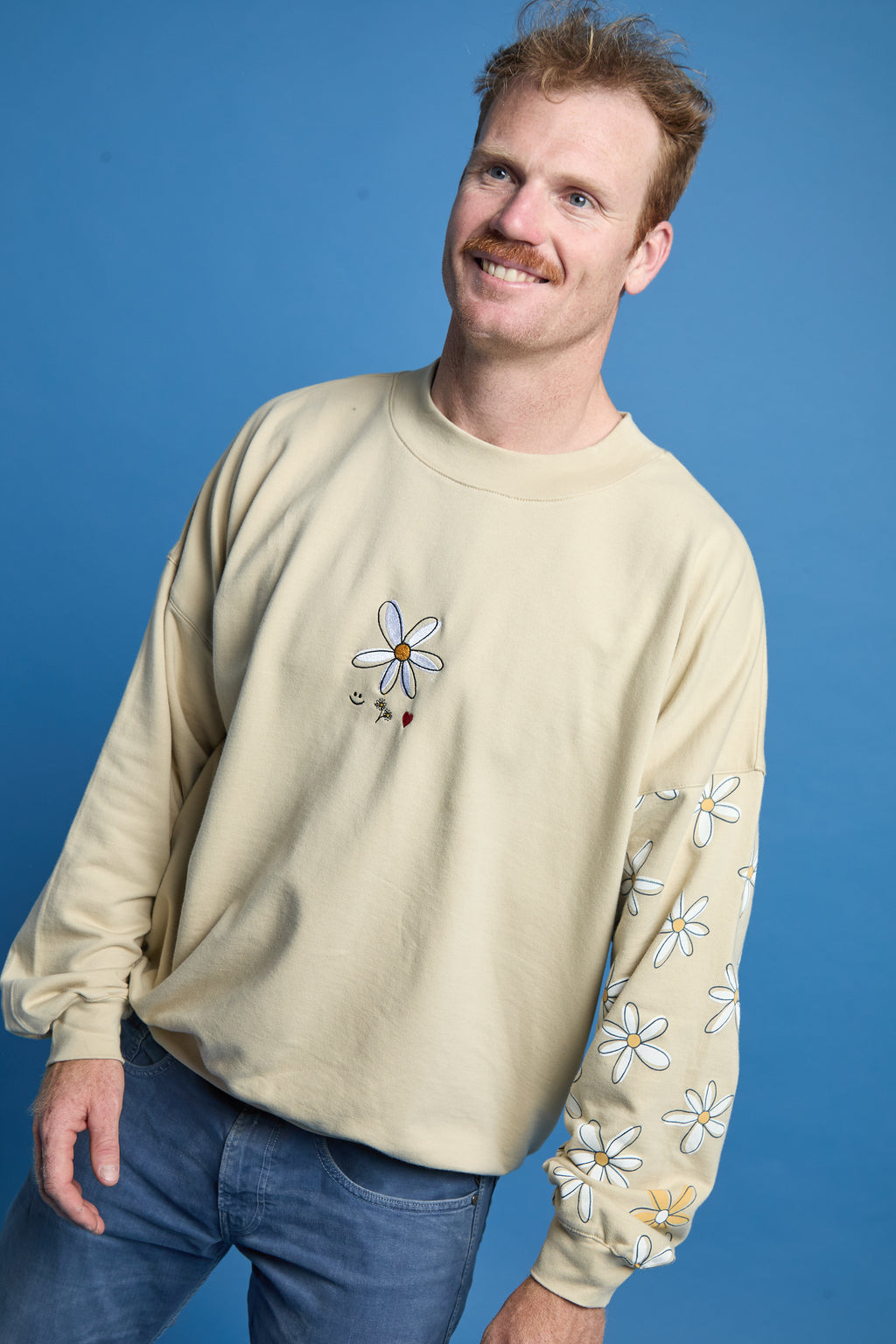 Big daisy crew necks