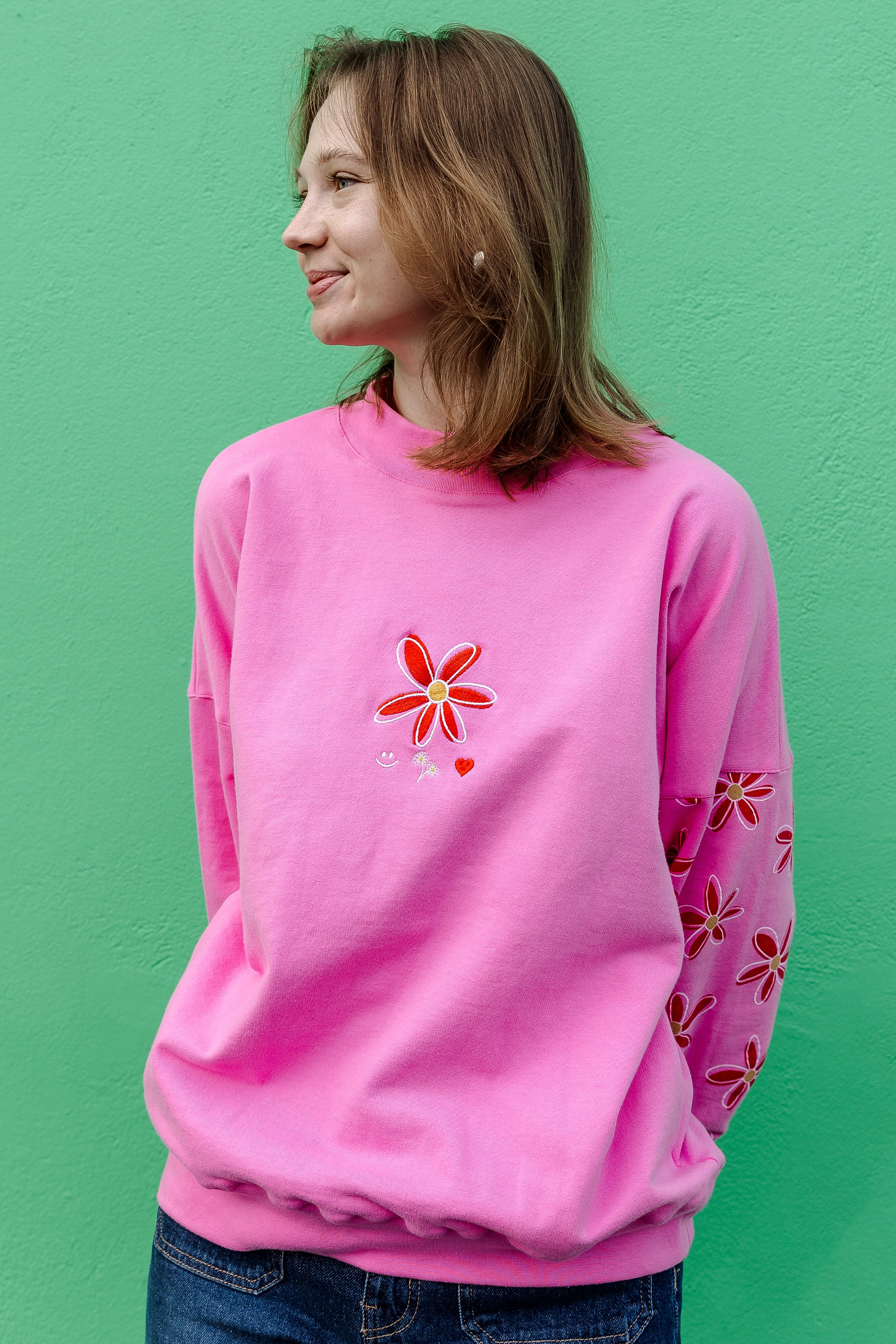 Big daisy crew necks