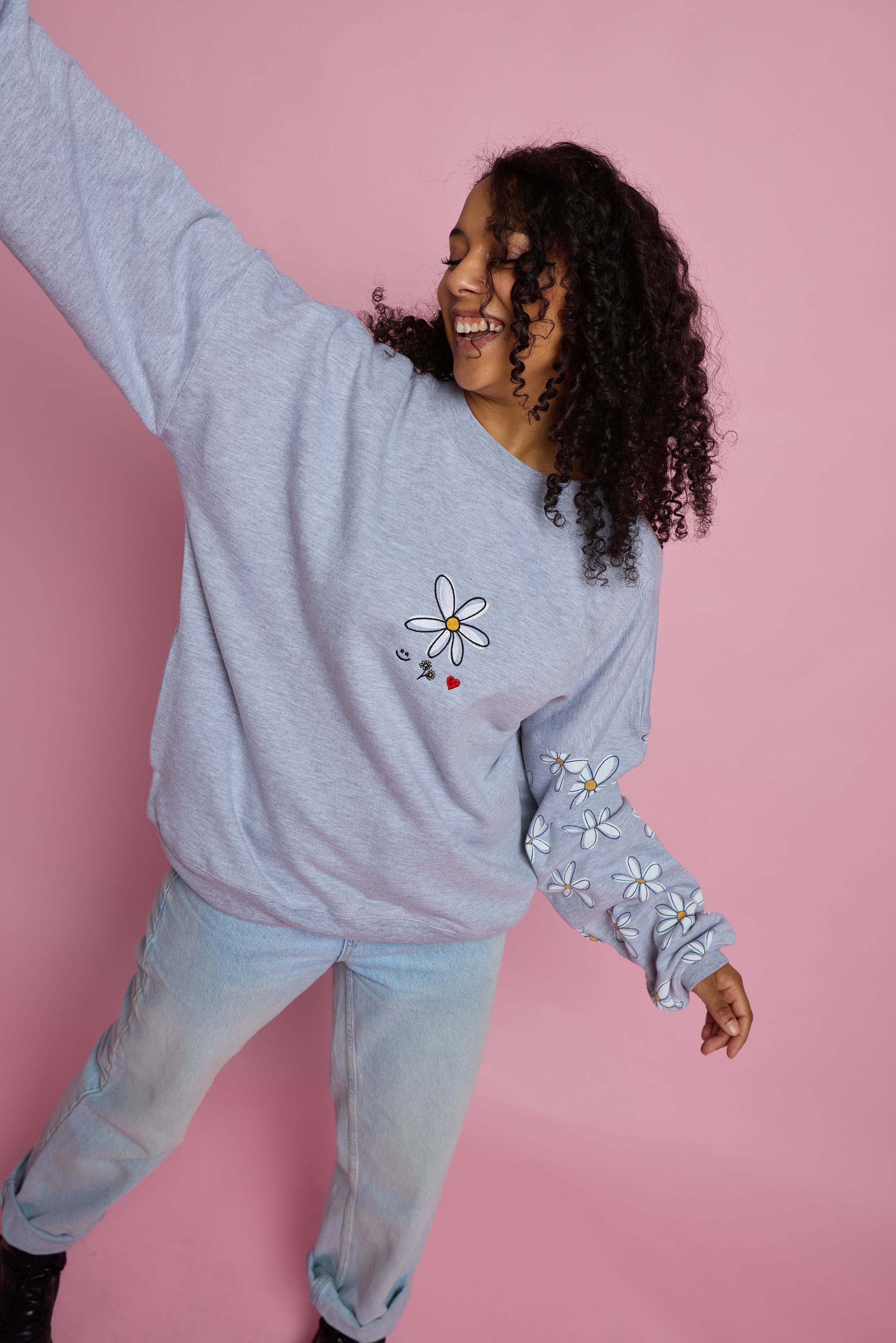 Big daisy crew necks