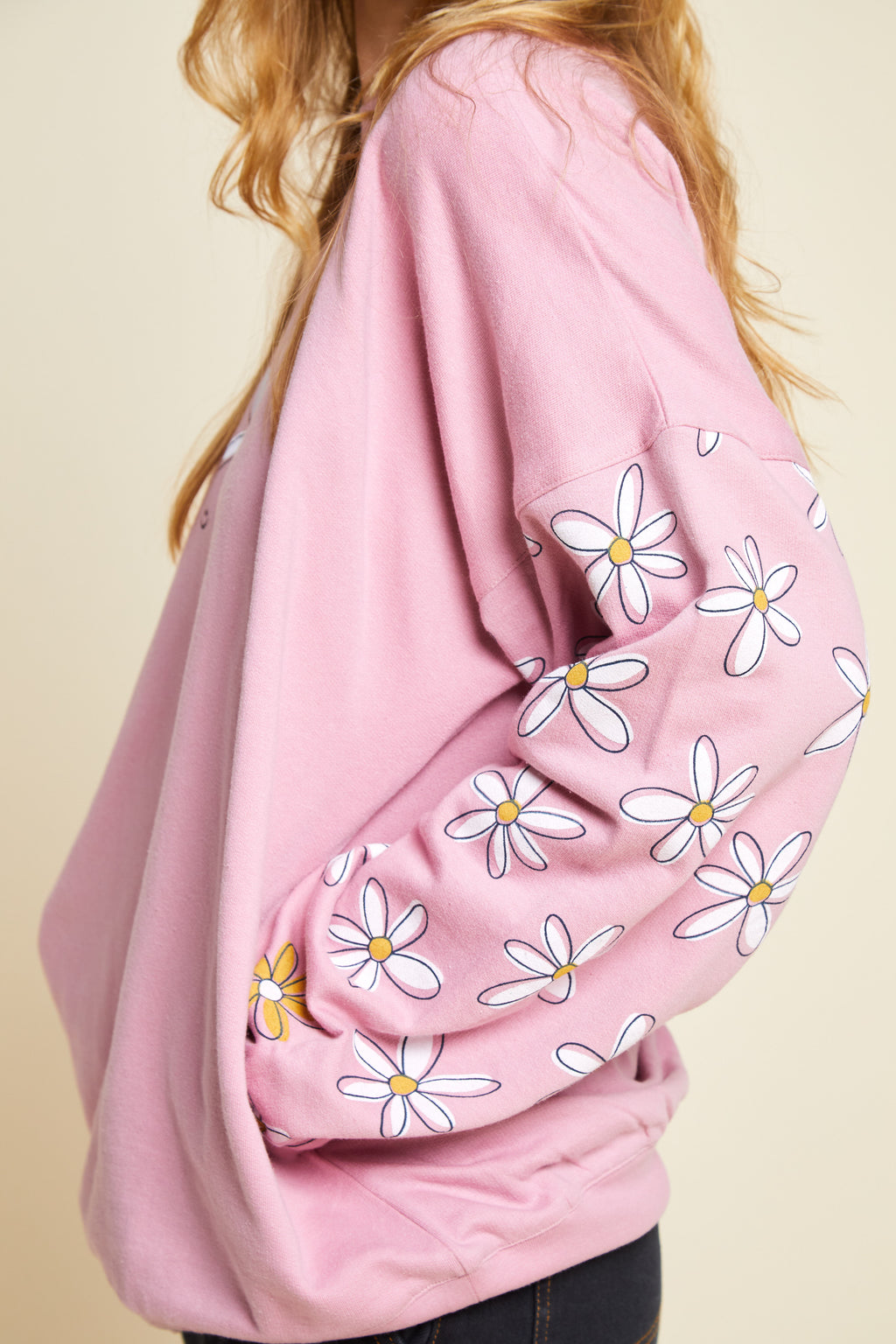 Big daisy crew necks