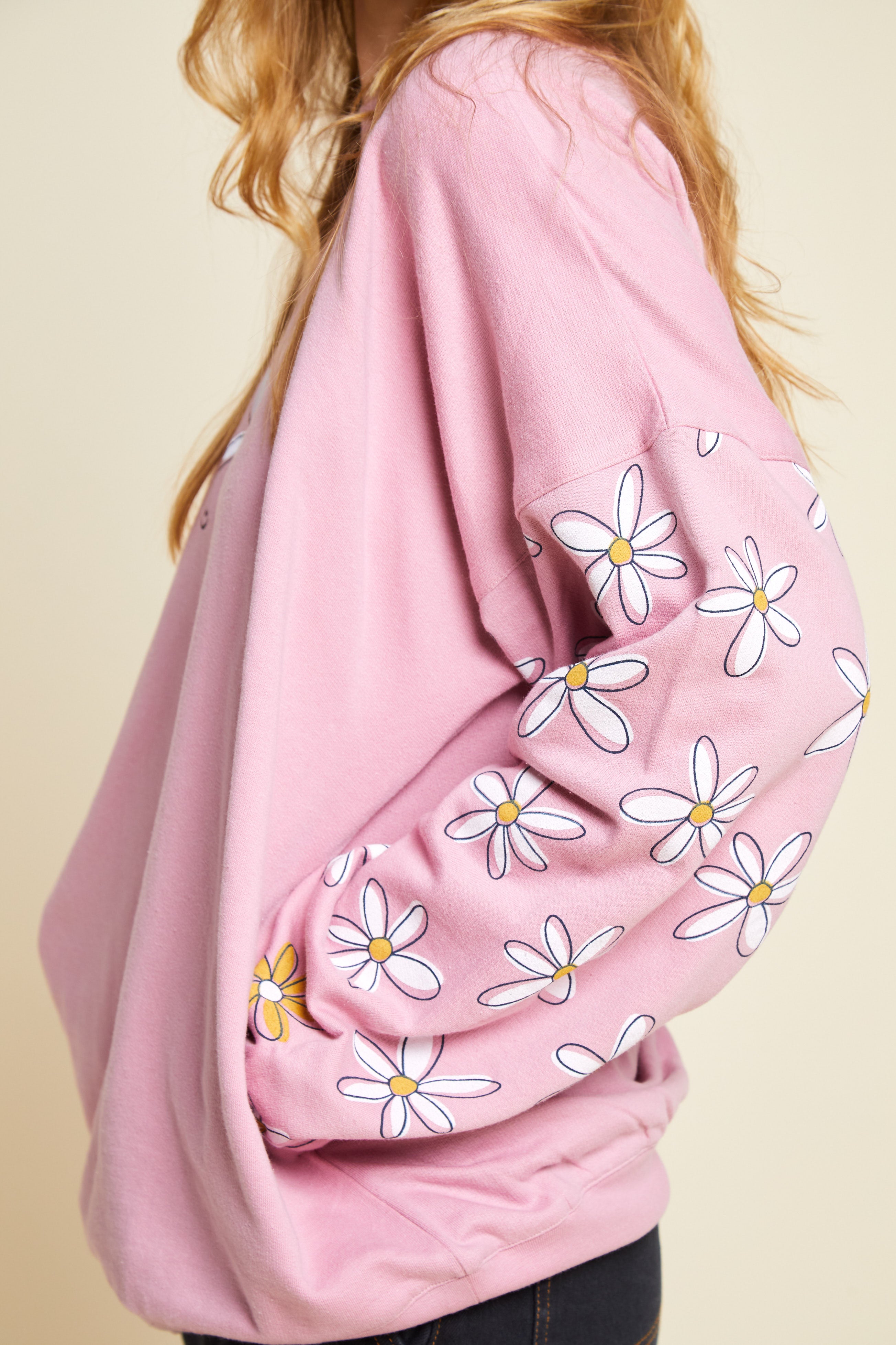 Big daisy crew necks