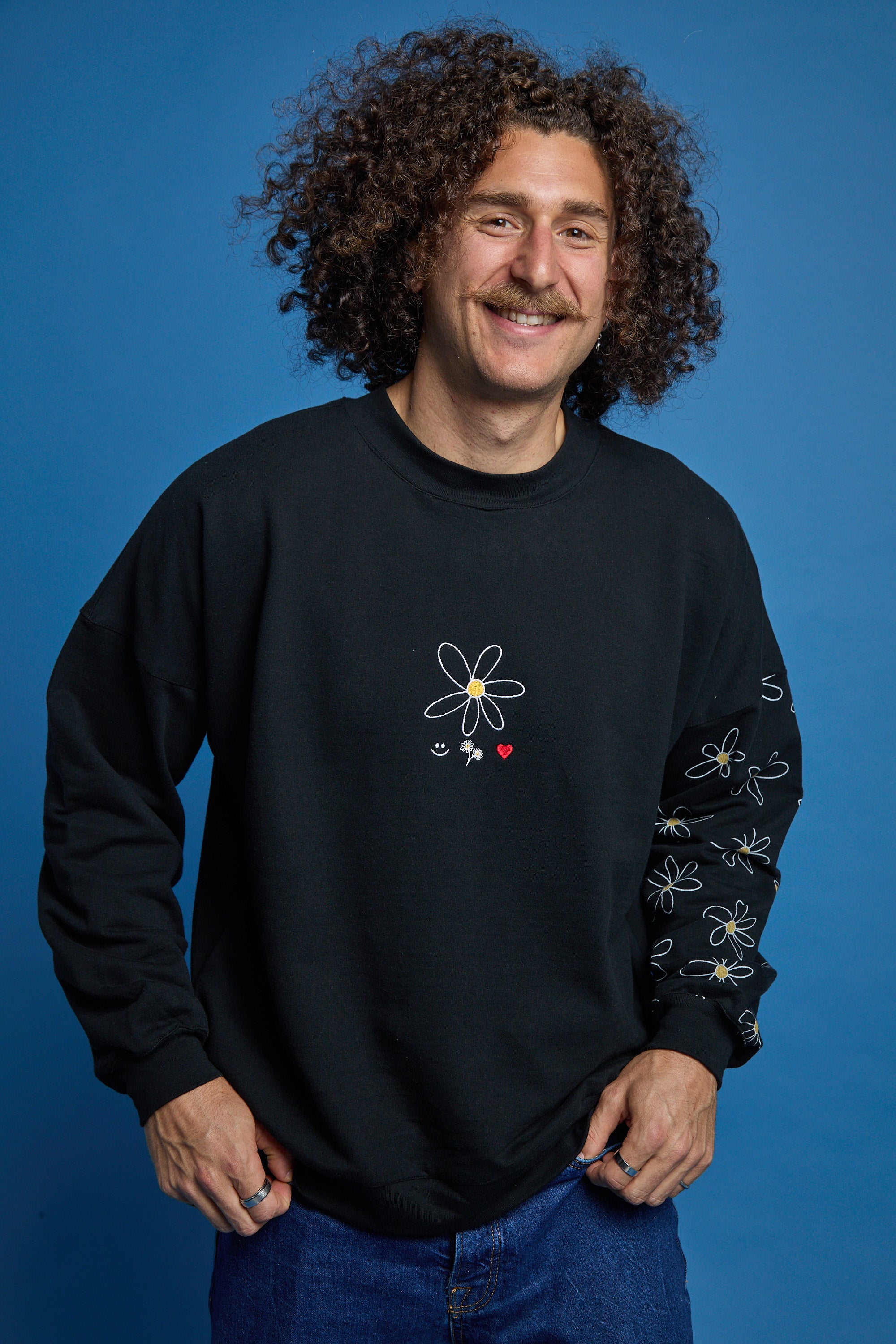 Big daisy crew necks