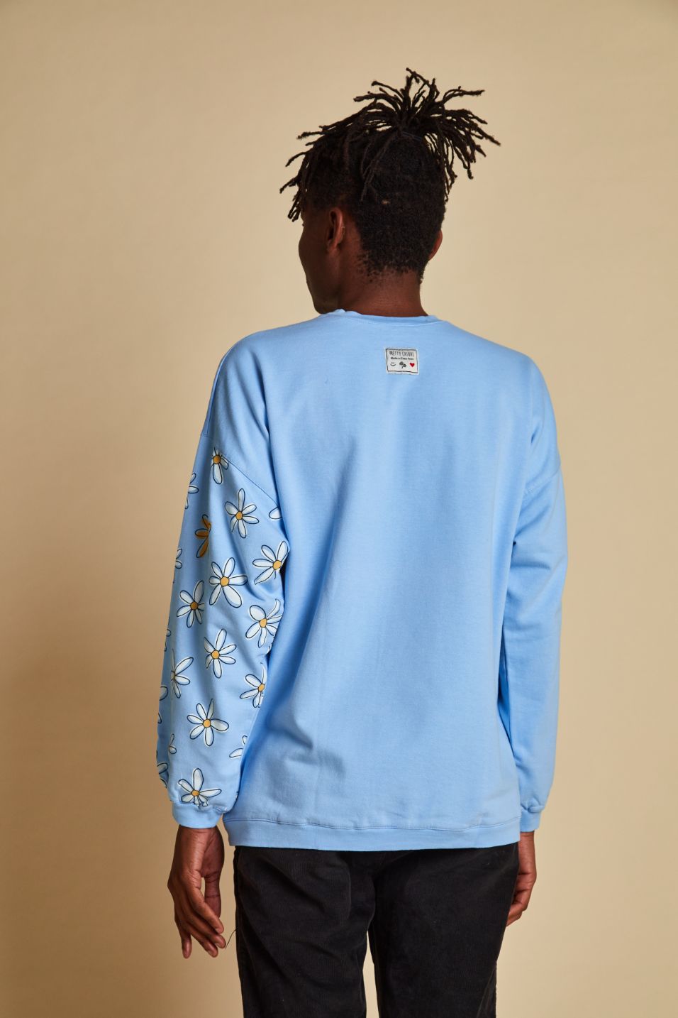 Baby blue big daisy crew neck - Pretty Casual