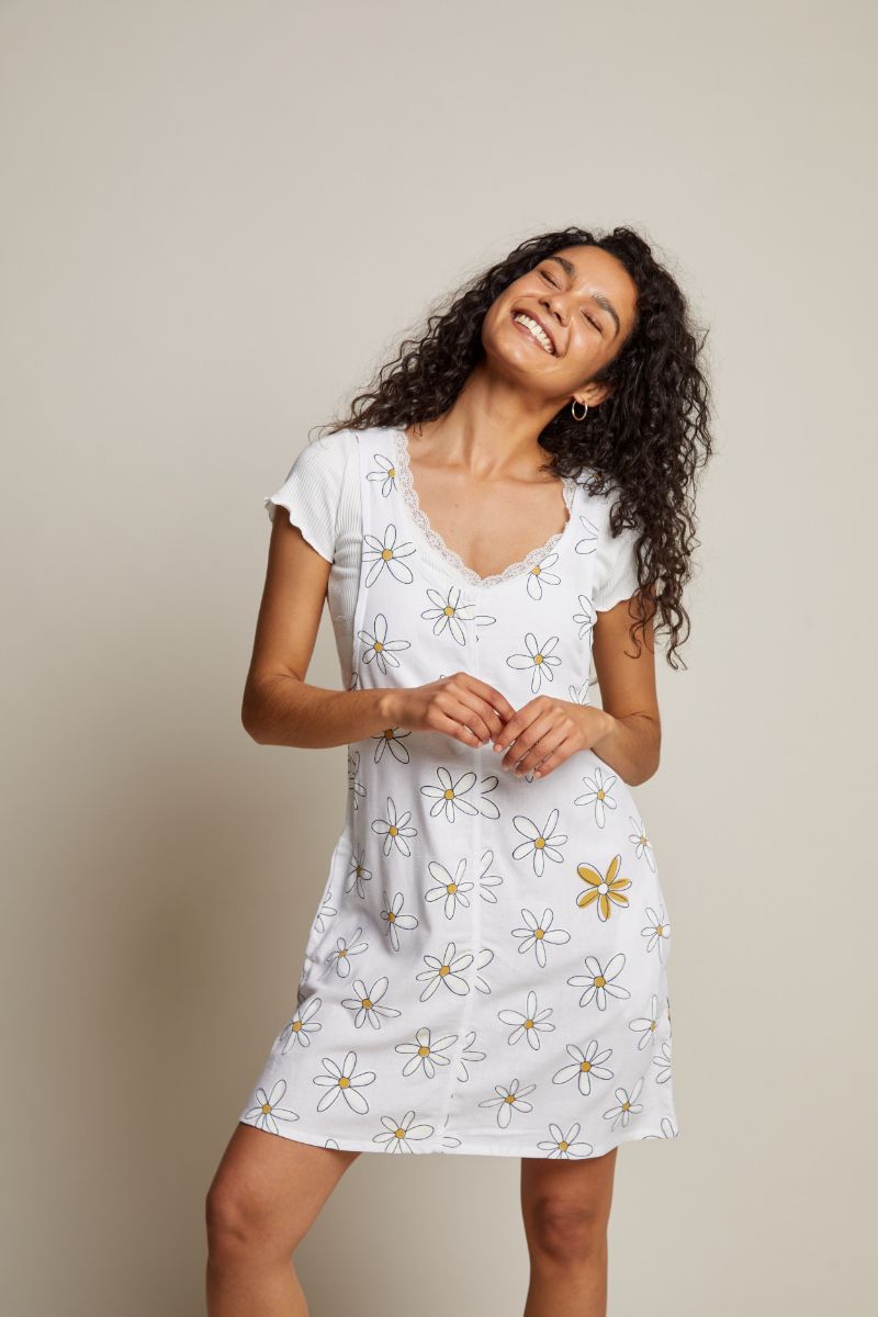 White on sale daisy dress